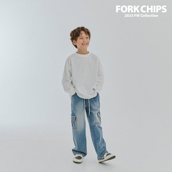 韓國 FORK CHIPS - 品牌刺繡點綴圓領長袖上衣-象牙白