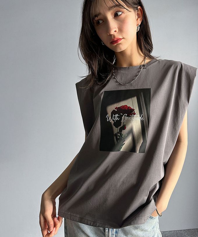 日本 Classical Elf - 華麗花朵俐落感法式袖上衣-炭灰