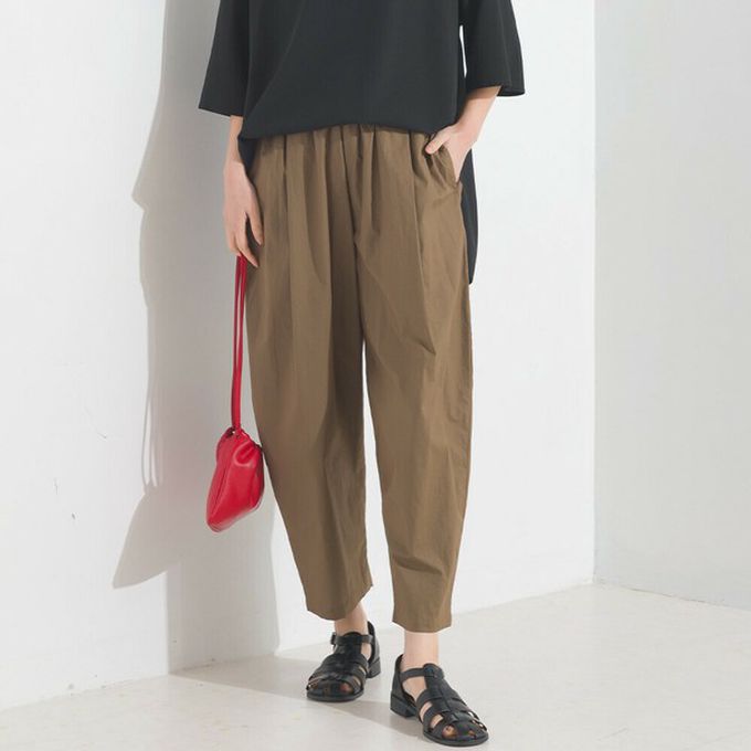 日本 OMNES - 100%棉 皺褶感休閒寬褲-軍綠