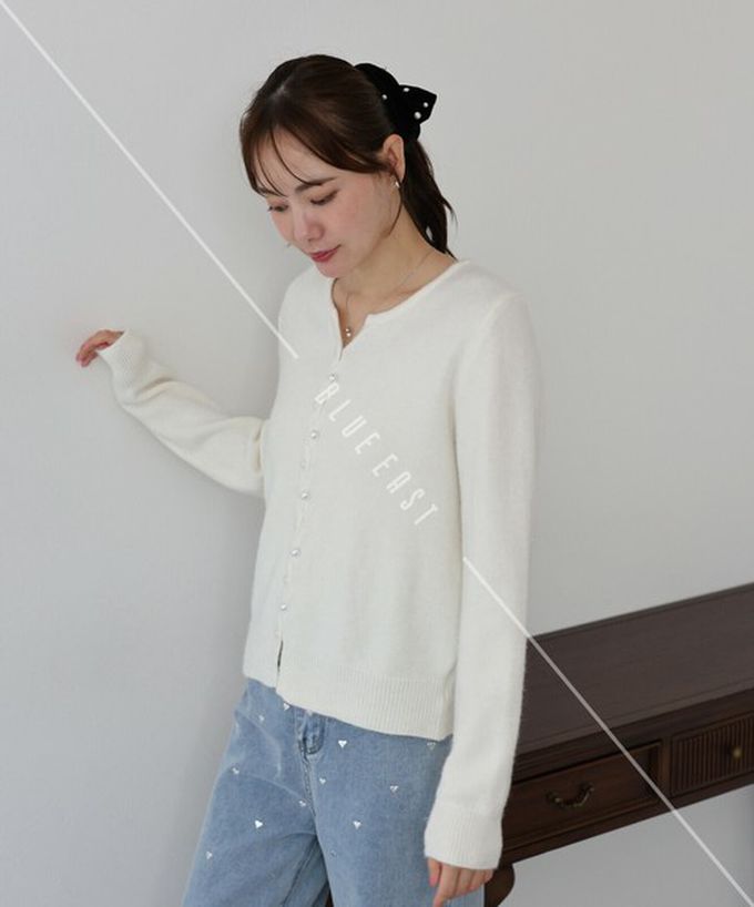 日本 BLUE EAST - 氣質交替珍珠扣針織上衣/開襟衫-白