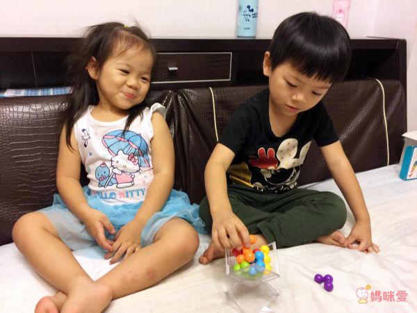 上誼新品桌遊 ☛ 暑假在家、坐車等餐，打發時間培養腦力！獨家滿額499贈小太陽生日派對遊戲卡