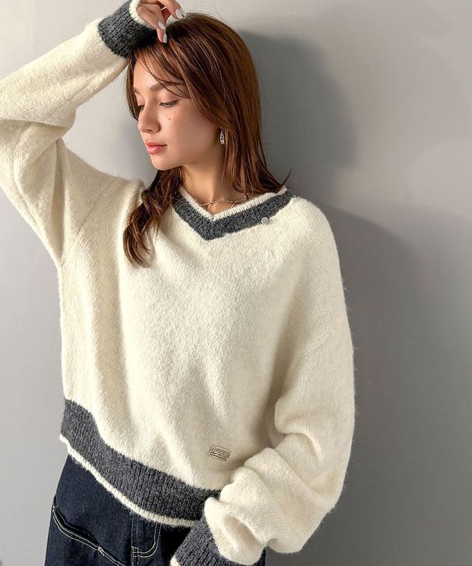 日本 Classical Elf - mily bilet 迷人鎖骨V領簡約針織上衣-炭灰