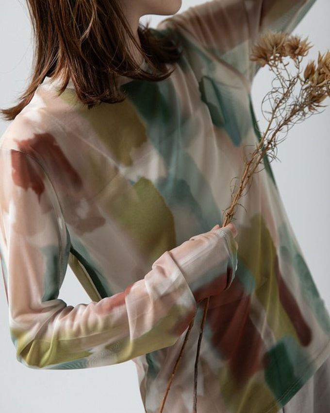 日本 gleam - 水彩畫風透膚休閒長袖上衣-米杏x卡其灰系