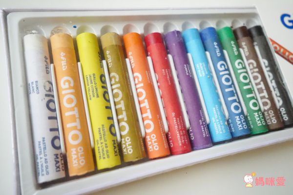 上學好物！小童必備文具美術用品☛德國 LYRA 洞洞筆 ✖ 義大利 GIOTTO 蠟筆 ✖ 美國 ALEX 筆座＆圍裙