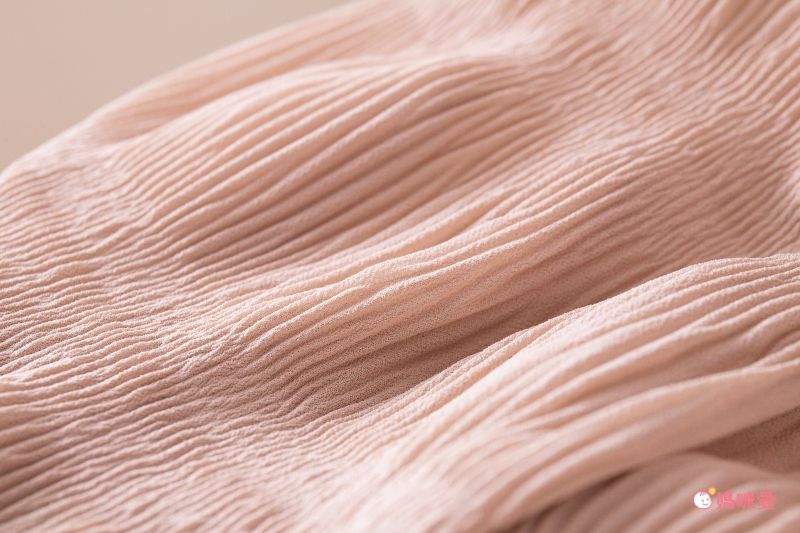 日本 Bou Jeloud - 異材質拼接百摺長袖上衣-萊姆黃