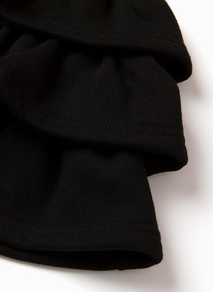 韓國 OZKIZ - 雛菊點綴層次內搭褲裙套裝-黑