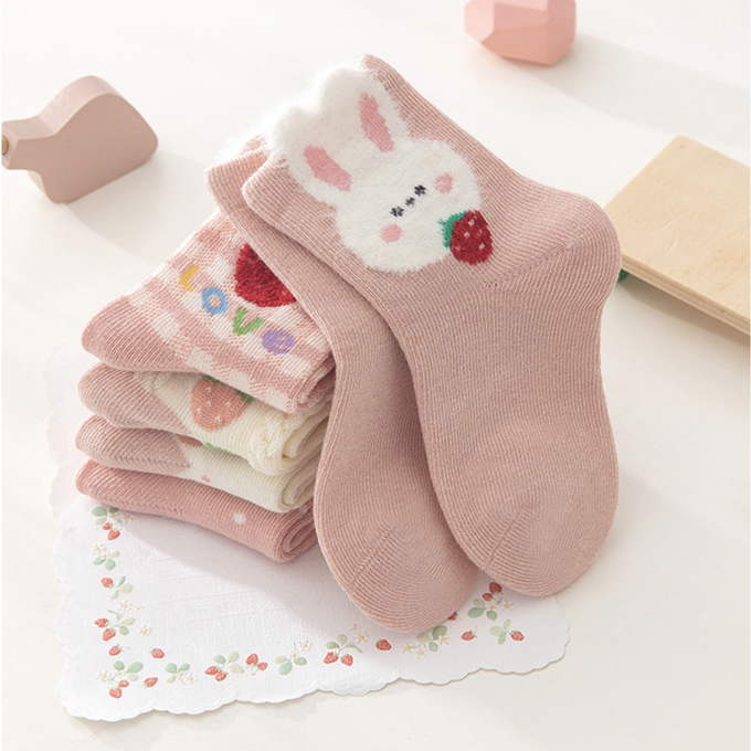 love, charlotte - 秋冬季甜甜草莓小兔子中筒棉襪-5 雙一組