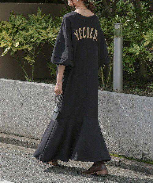 日本 Bab - 2WAY圓領印花魚尾洋裝-摩卡