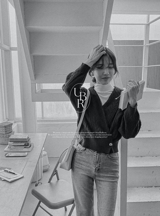 韓國 Urbantheroom - 經典麻花扣圍開襟針織衫-象牙色 (Free)