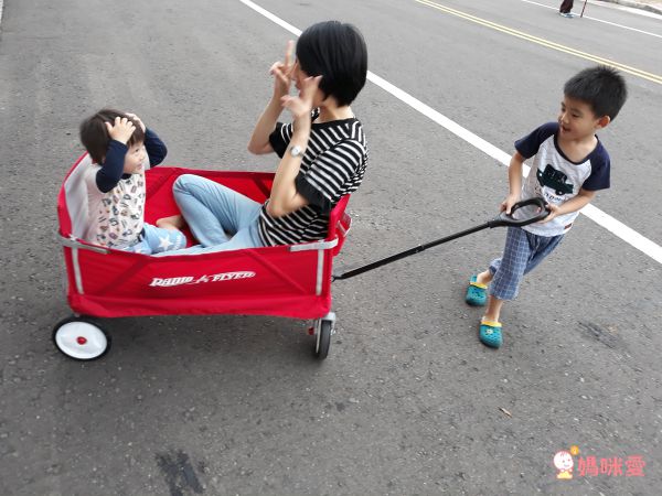 美國百年品牌 RADIO FLYER ❤ 兒童界的法拉利之稱超夯品牌！