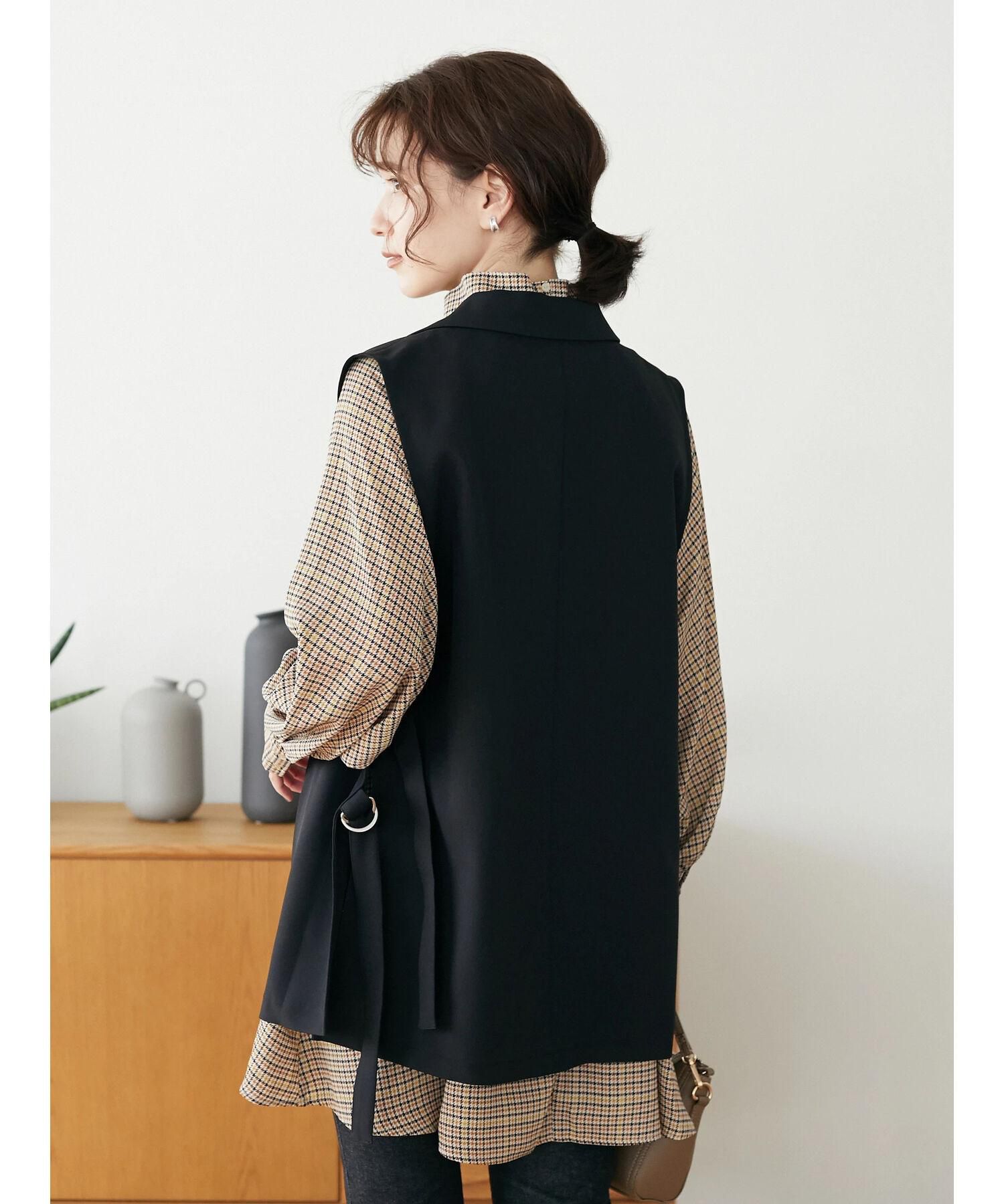 日本 ELENCARE DUE - 率性側開衩扣帶無袖西裝外套-黑