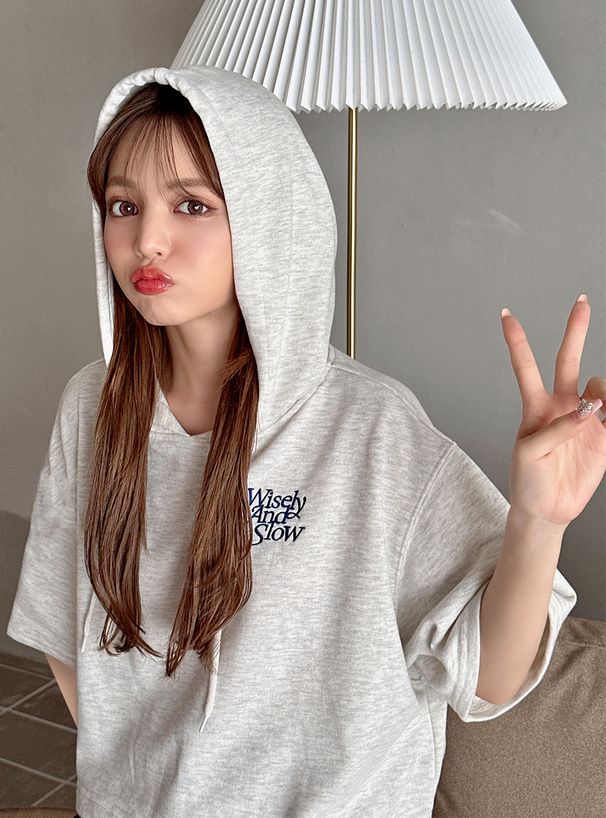 日本 GRL - 棉混刺繡短版連帽上衣-經典黑 (F)