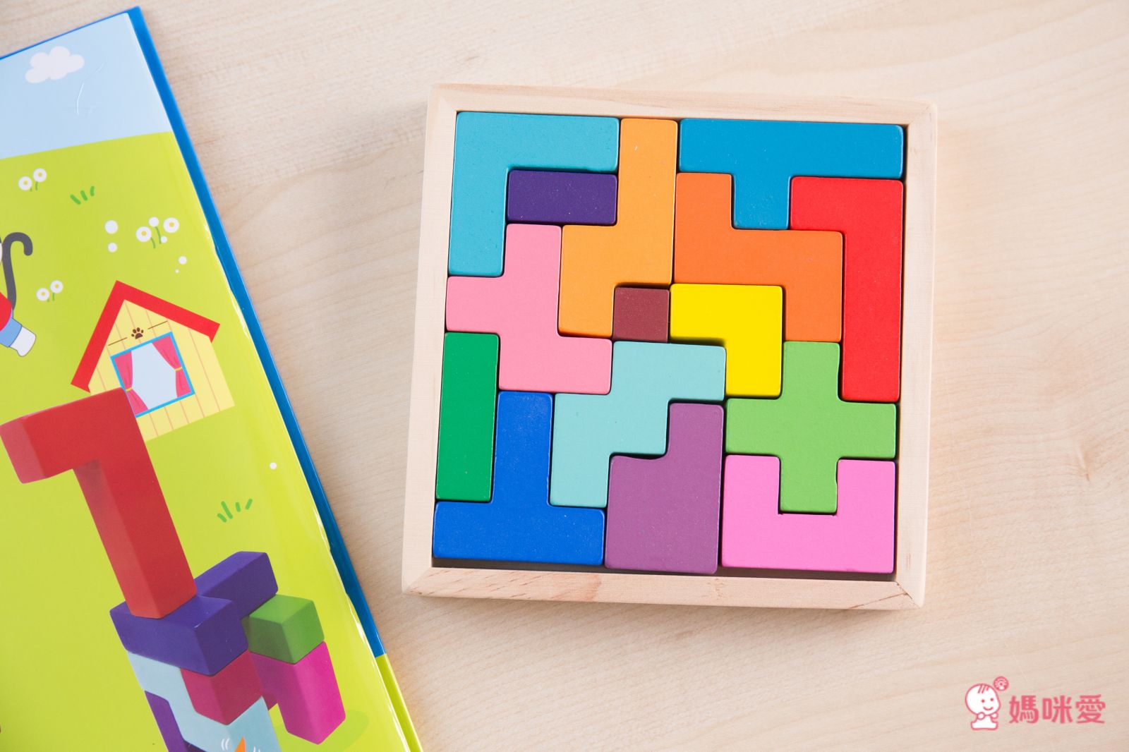 双美生活文創 - 5Q百變益智拼板：俄羅斯方塊-內含1組木製俄羅斯方塊積木+1本造型引導遊戲書