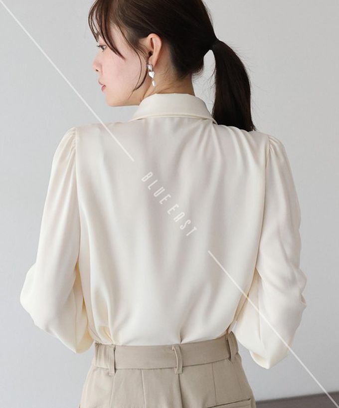 日本 BLUE EAST - 華美珍珠墜飾蝴蝶結緞面長袖襯衫-粉紅 (M)