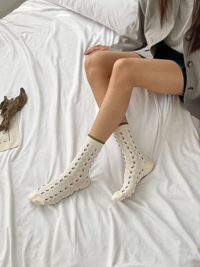 韓國Marian - 花紋鬆餅格紋中筒襪-橄欖綠 (Free)