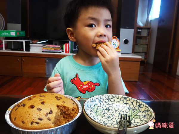 人氣港式點心【新葡苑】大廚蘿蔔糕、小豬流沙包 ✦ 超值優惠價，現買現賺！