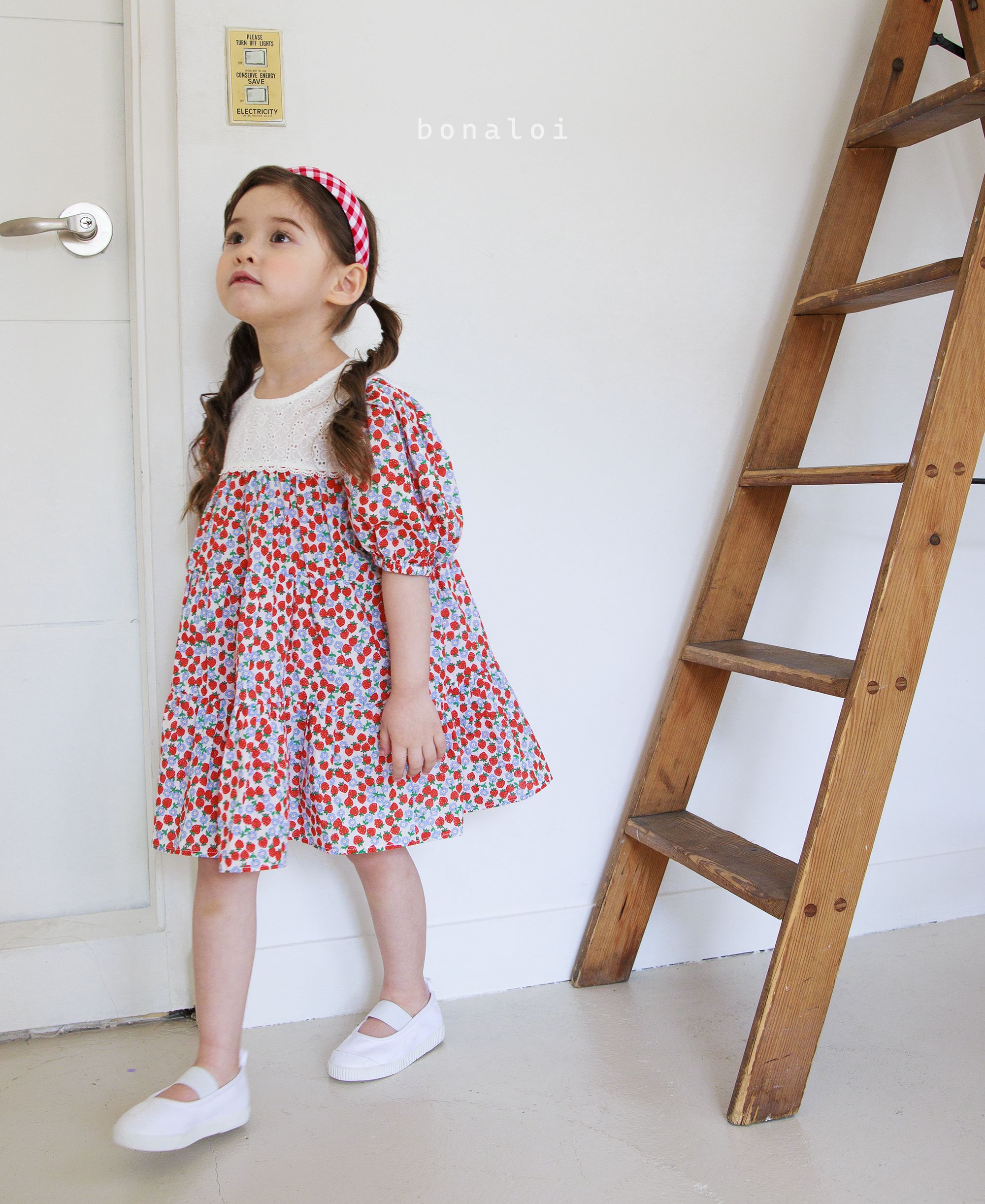 韓國 Bonaloi - 胸前雕花鏤空花朵洋裝-紅