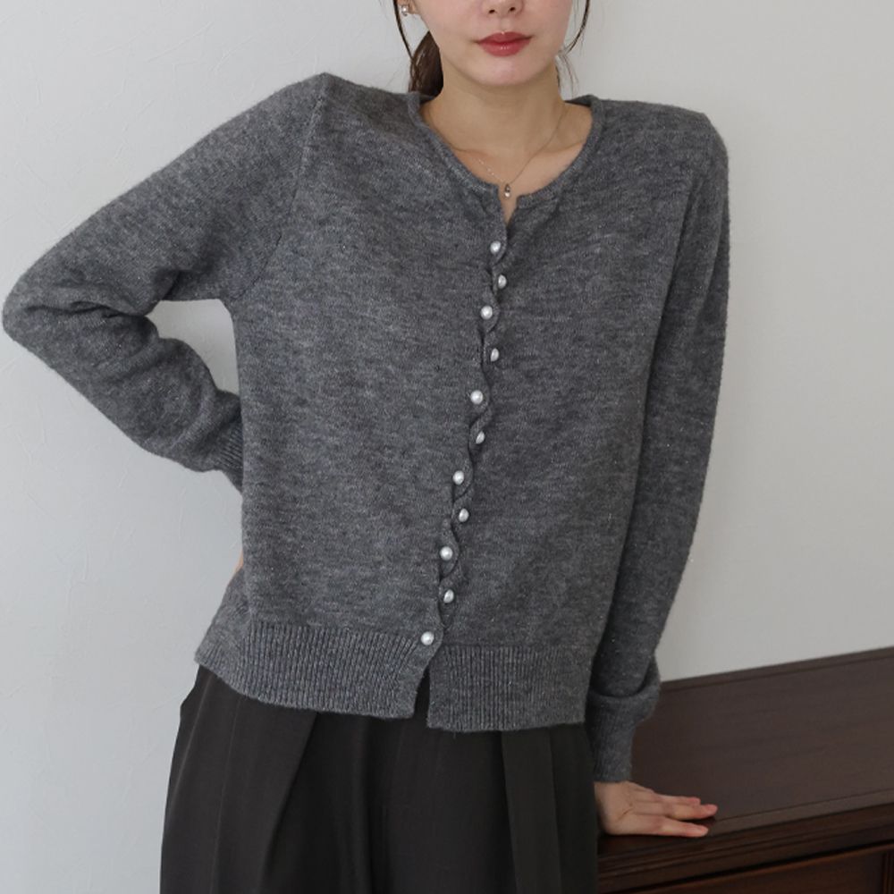 氣質交替珍珠扣針織上衣/開襟衫-深灰