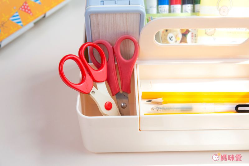 日本文具 SONIC - 手提式桌上文具分隔收納盒(磁吸設計)-米 (26x12.8x16cm)