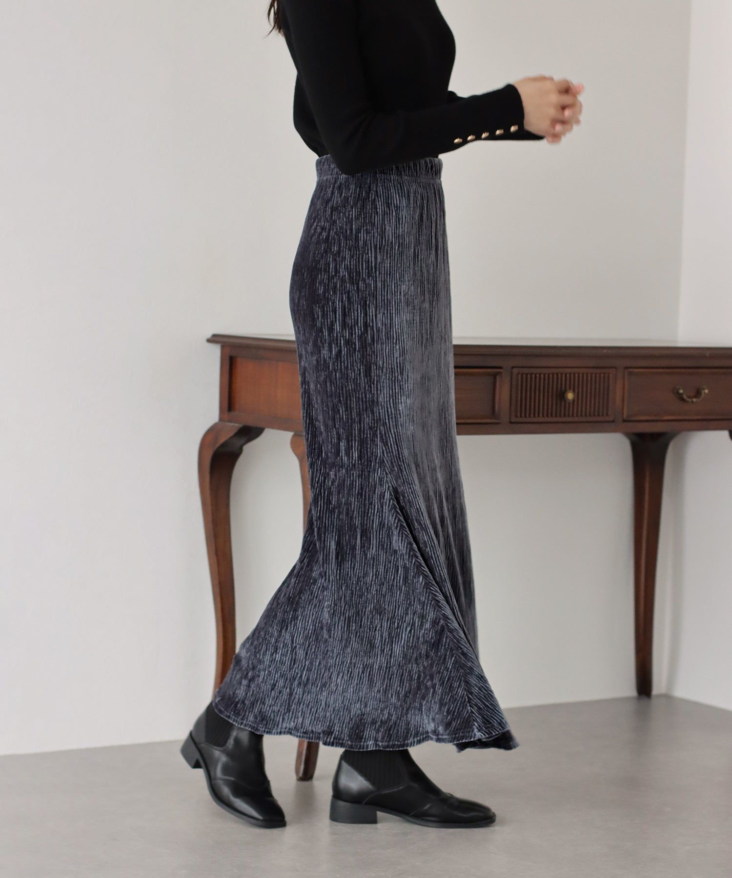 日本 BLUE EAST - 大人的優雅絲絨魚尾裙-黑