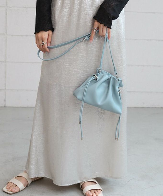 日本 Bab - 輕巧抽繩可愛感側背小包-黑