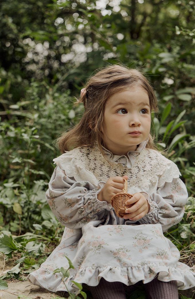 韓國 Puellaflo - 立體雕花領田園圖印連身洋裝-鐵灰