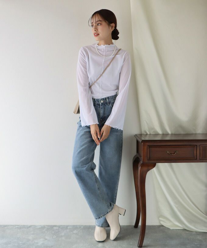 日本 BLUE EAST - 百搭木耳捲邊長袖上衣-白杏