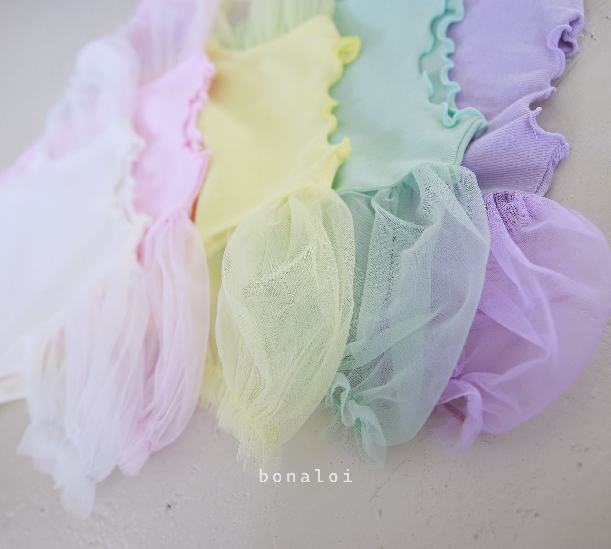 韓國 Bonaloi - 薄紗泡泡袖羅紋T-鵝黃