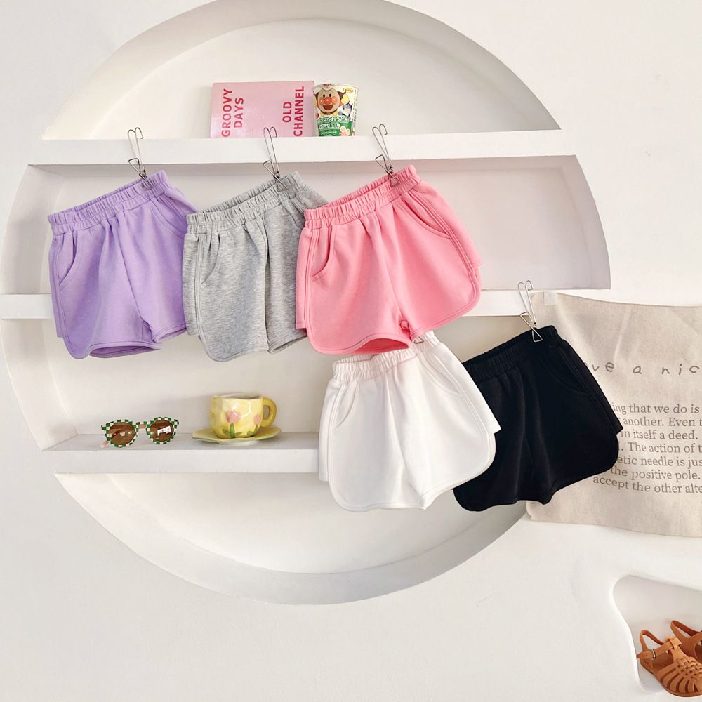 腰鬆緊顯瘦休閒短褲-黑色