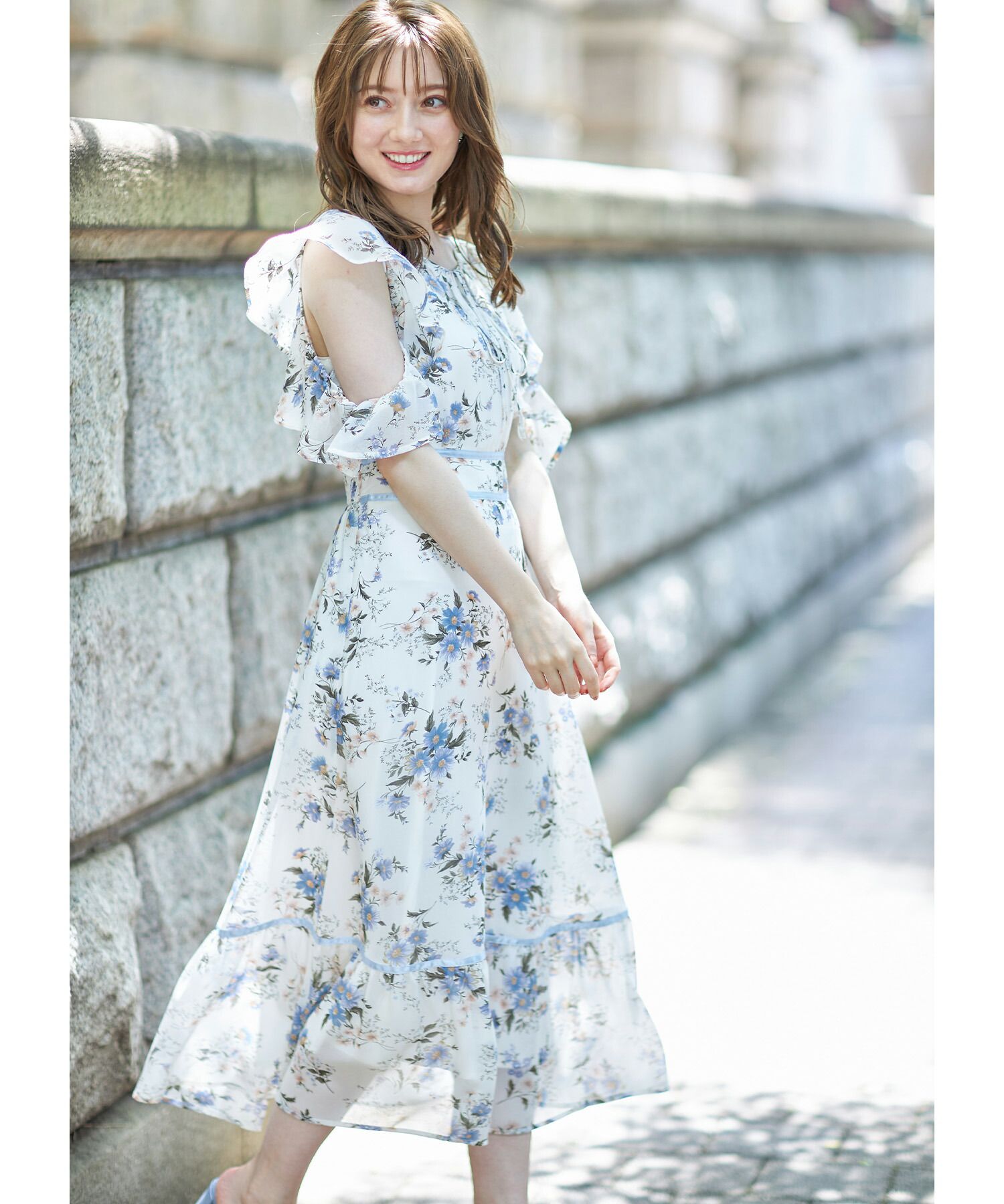 日本 tocco-closet - 精靈荷葉開袖雪紡洋裝-碎花-天使白