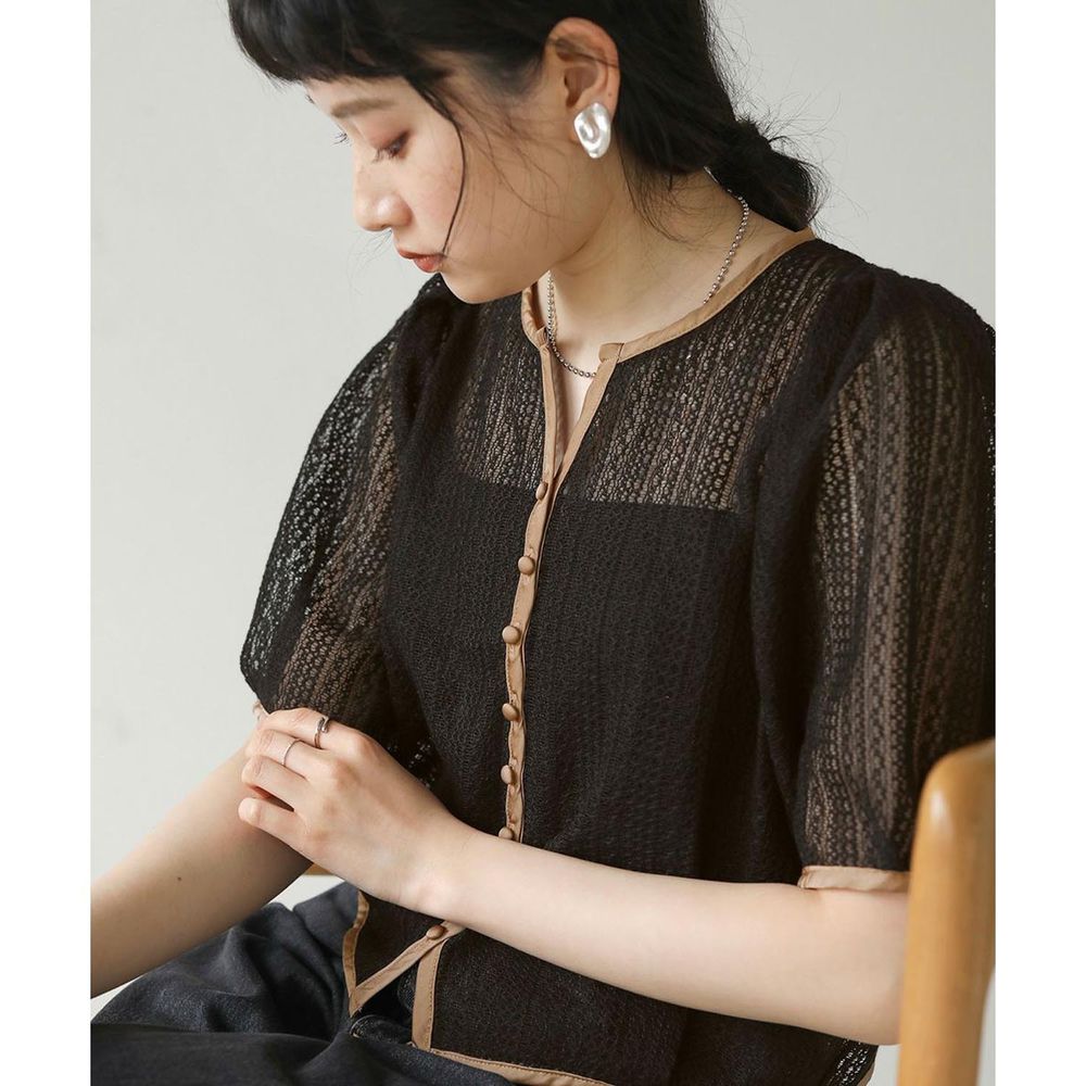 日本 Bou Jeloud - 質感蕾絲雕花澎袖五分袖小外套-黑