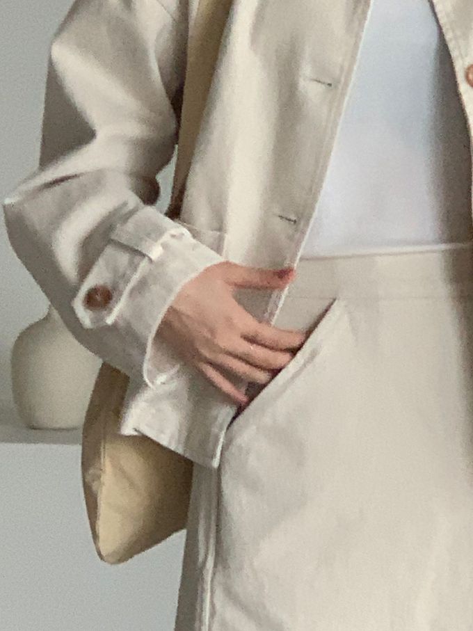 韓國女裝連線 - 後鬆緊鈕扣點綴A字長裙-米白 (FREE)