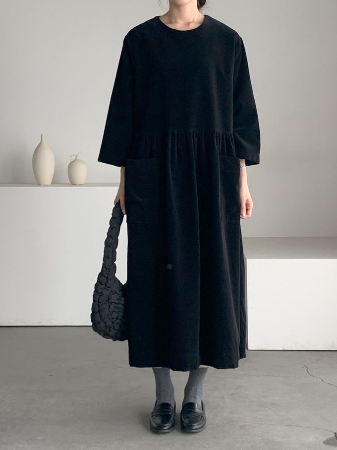 韓國女裝連線 - 極簡大口袋燈芯絨連身洋裝-黑 (FREE)