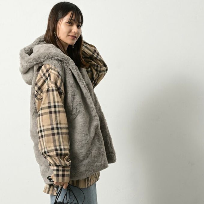 日本 ELENCARE DUE - 柔軟蓬鬆仿毛長版連帽背心(有口袋)-象牙白