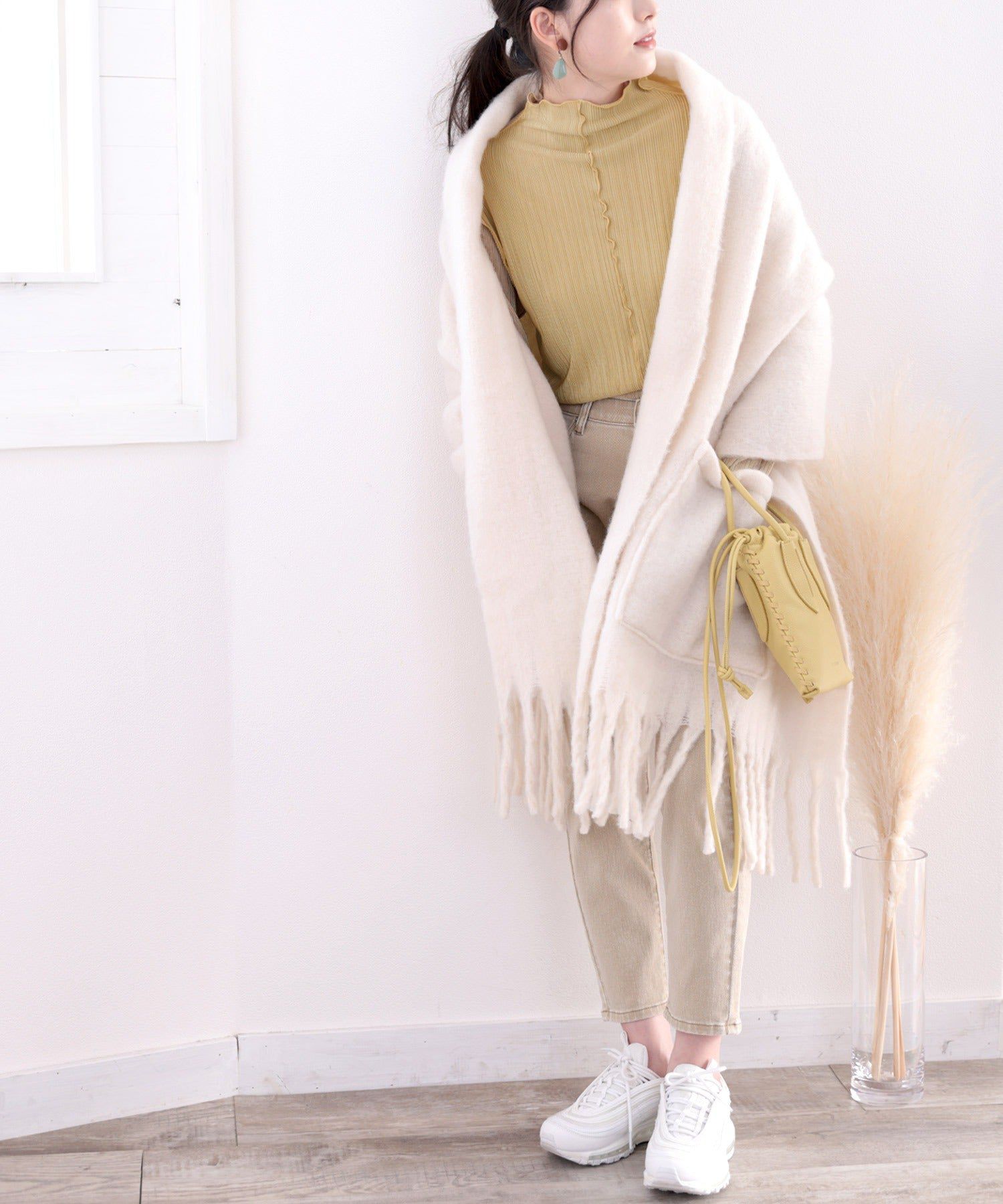 日本 Classical Elf - 光澤感木耳邊薄長袖上衣-酪梨綠