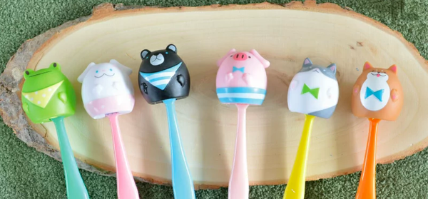 日本 U-COMPANY - 童趣動物上蓋吸盤式牙刷-柴犬-橘 (3y+)