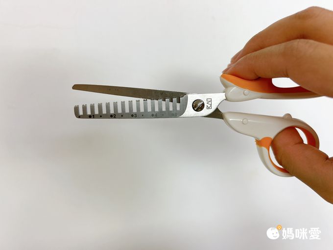 akachan honpo - 幼童理髮梳剪組-有刻度