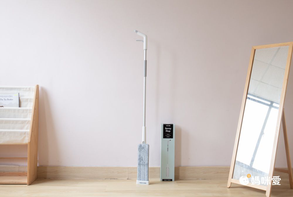 免彎腰！擠乾水分不用手【韓國 噴霧式秒收拖把】