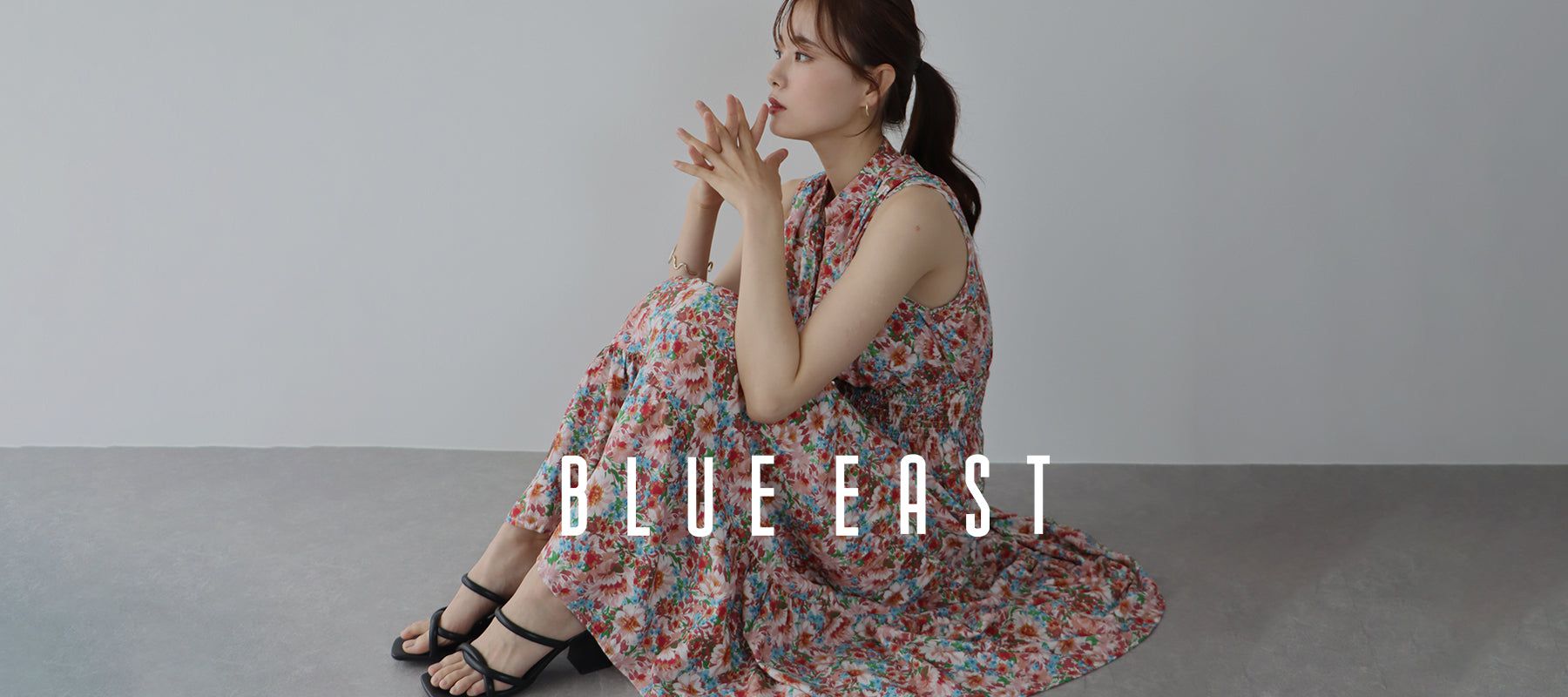 日本 BLUE EAST - 優雅雕花泡泡袖洋裝-白