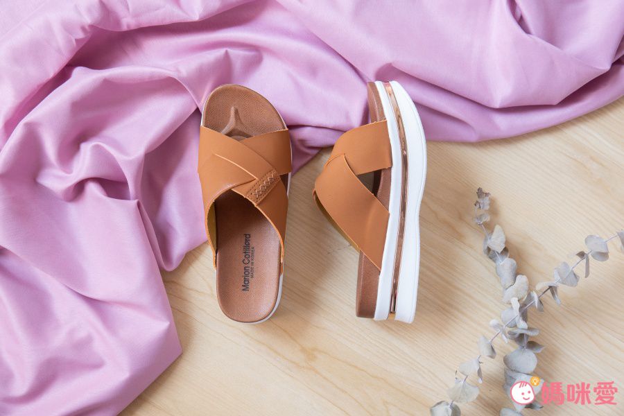 韓國 Dangolunni - 寬版交叉輕量厚底拖鞋-黑