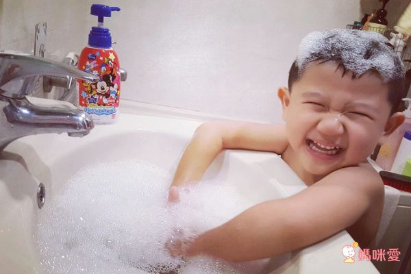 日本超人氣 TOMICA 車車入浴球，增添孩子洗澡樂趣