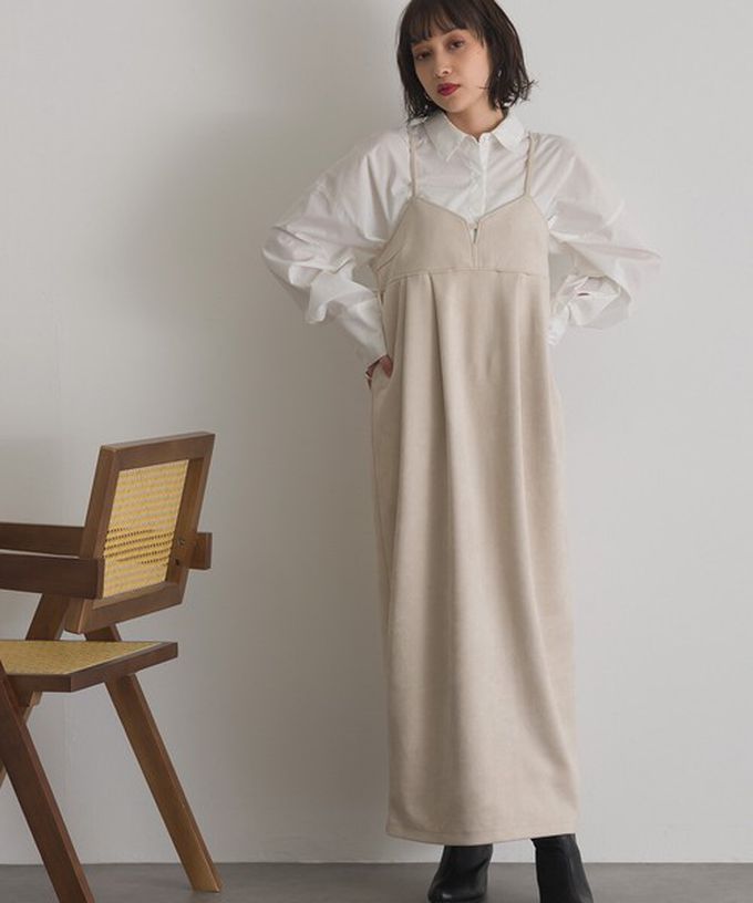 日本 ELENCARE DUE - 柔美垂墜感優雅絨面吊帶洋裝-卡其棕