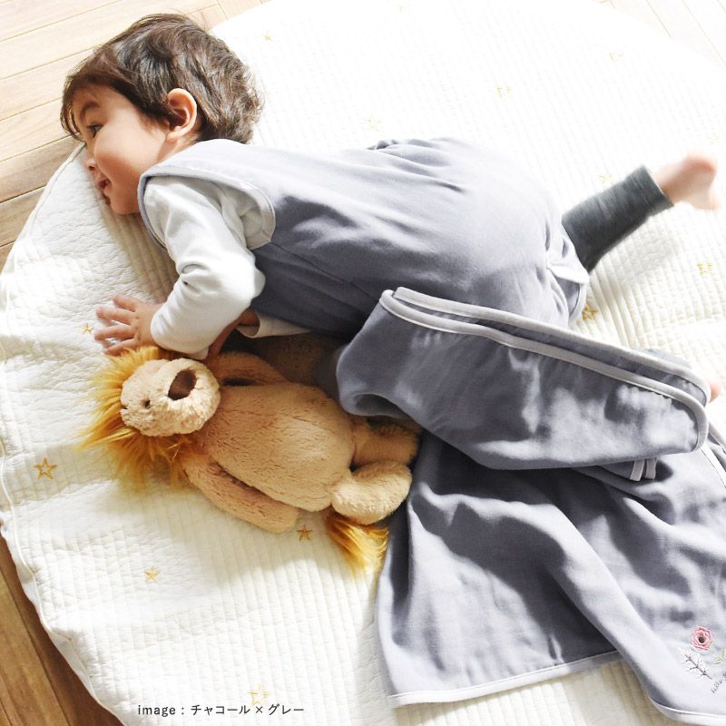 日本 kukka ja puu - 日本製 三重紗防踢被/背心-小樹刺繡-鐵灰x灰邊