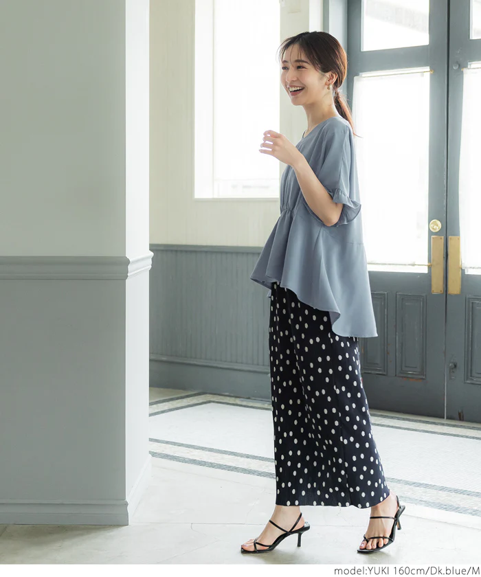 日本 COCA - 氣質V領荷葉捲邊收腰上衣-米杏