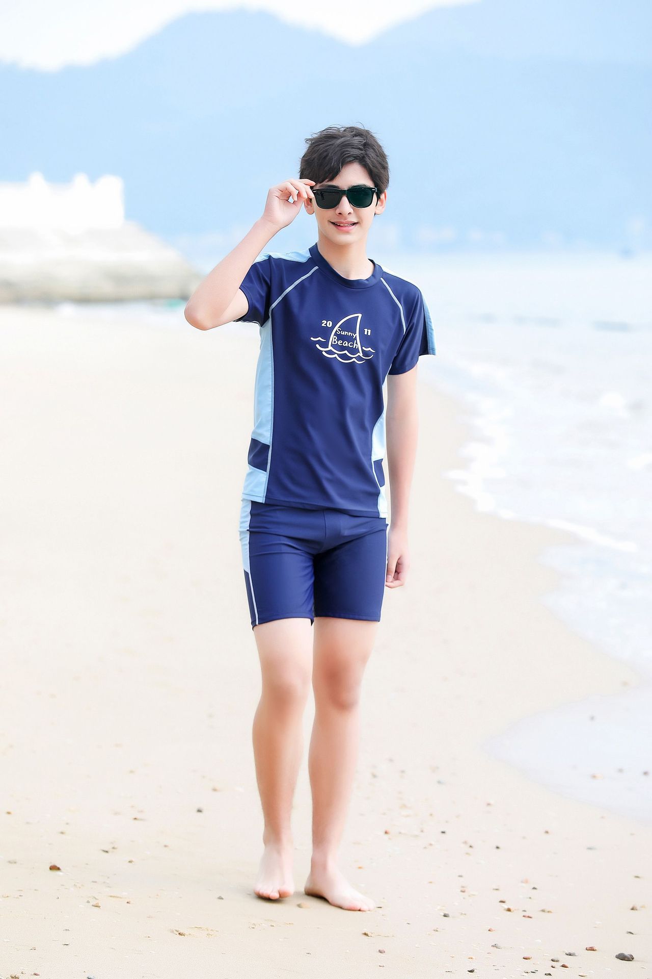 大童男孩短袖泳衣套裝(二件組)-鯊魚鰭-深藍色-泳衣、泳褲