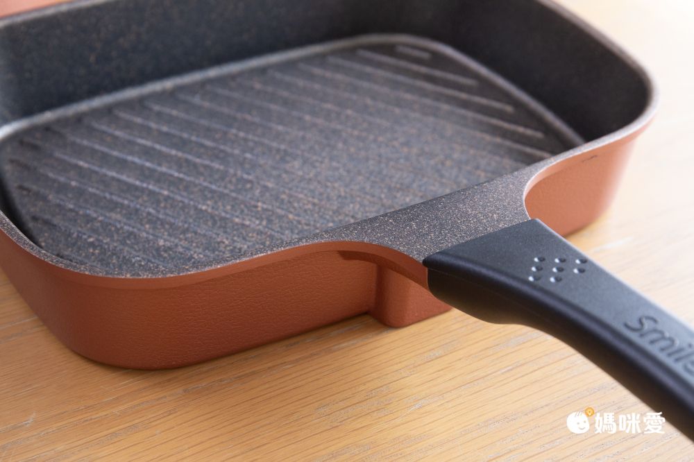 減少85%油煙！韓國製【SmileÜ 微笑出氣鍋】​加速料理時間