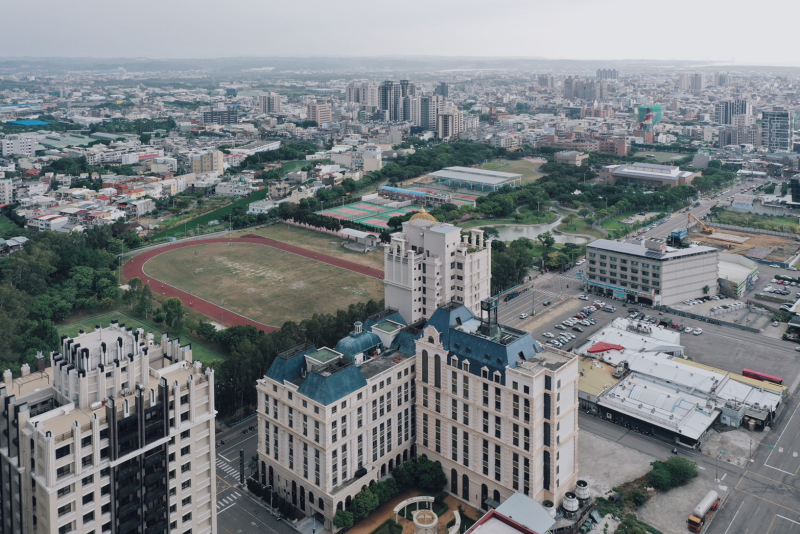 一泊一食↘３折再送四方牧場券 ꕥ 苗栗馥藝金鬱金香酒店