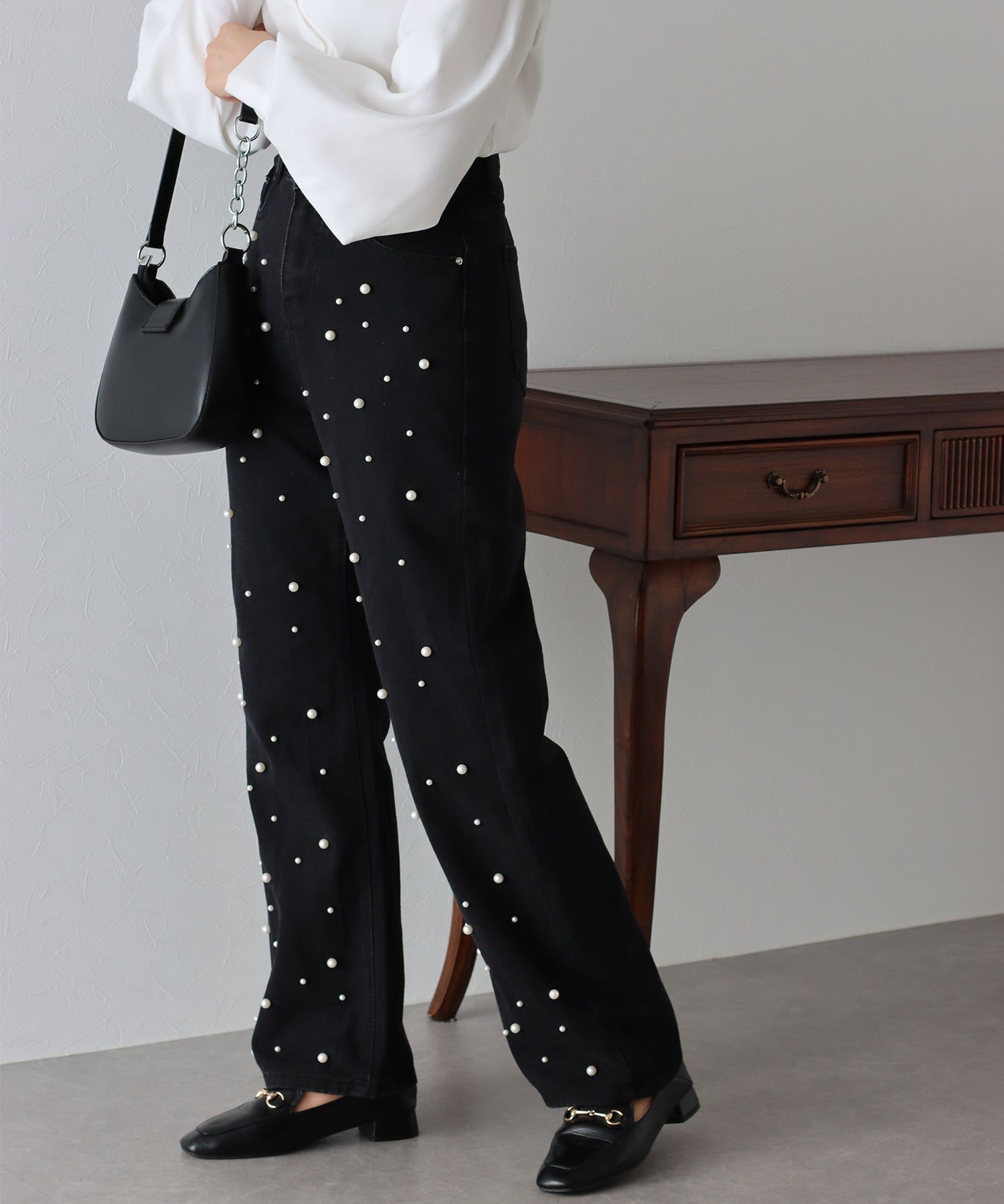 日本 BLUE EAST - 熱銷款 時尚珍珠點綴牛仔褲-A款-靛藍