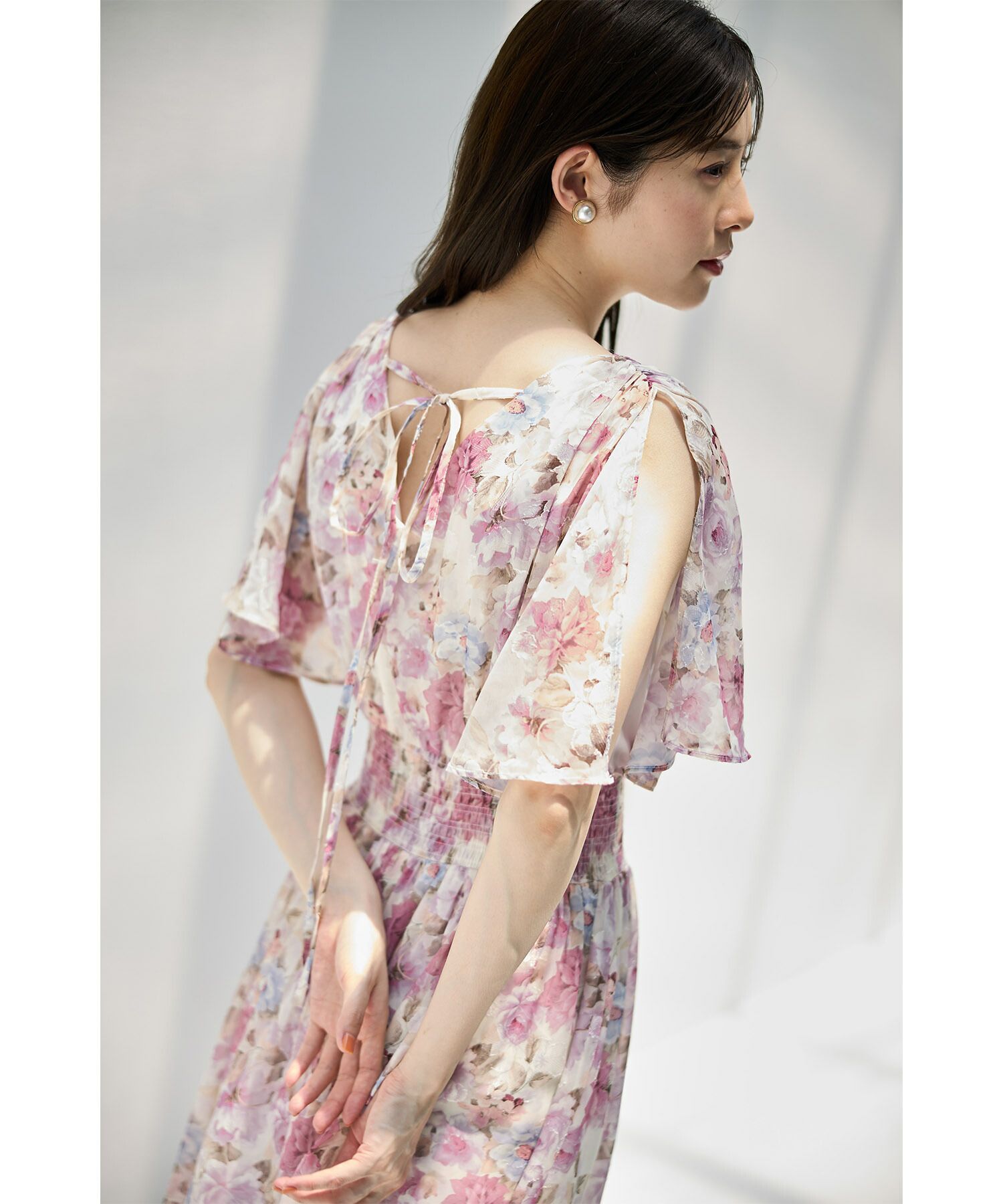 日本 tocco-closet - 後綁帶浪漫暈染碎花雪紡洋裝-水藍