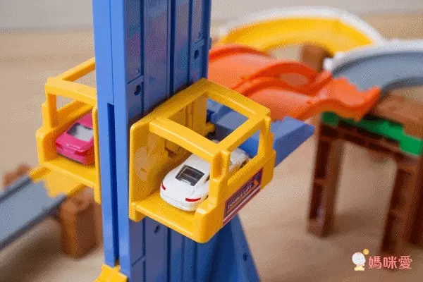 TOMICA - 交通世界SYSTEM 5WAY創意軌道組(活動送小車隨機5款)-5WAY軌道*1+隨機小車5款